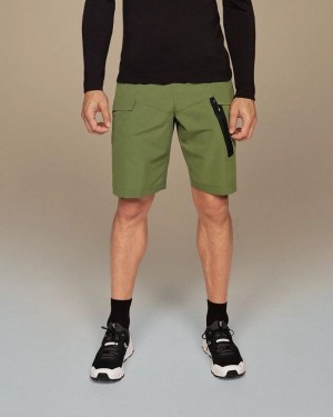 Short On Running Explorer Hombre Verde Oliva | On_MX9085